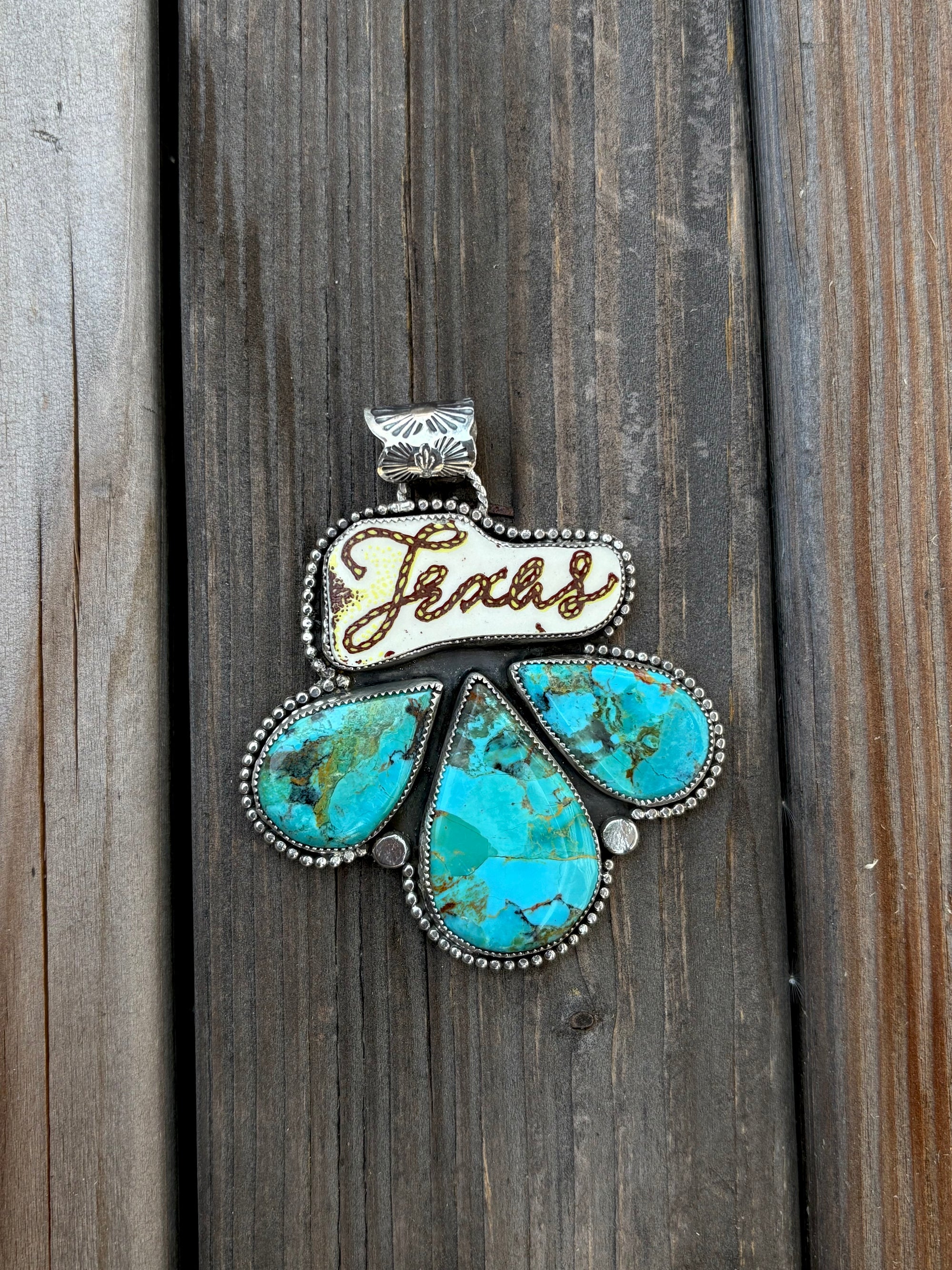 EVERYTHING IS BIGGER PENDANT 🤘🏻